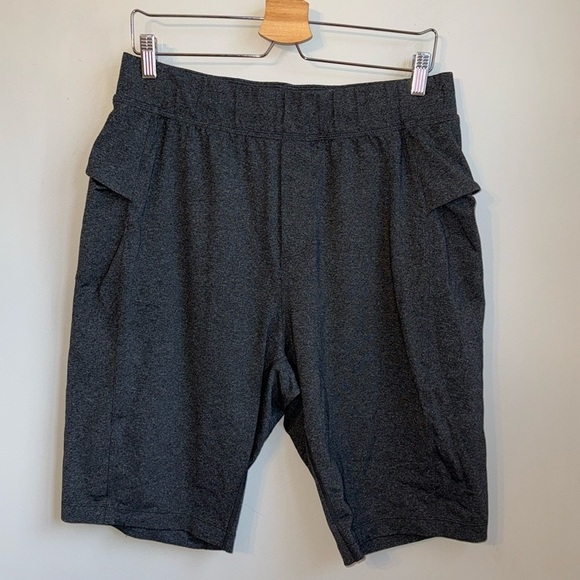 Lululemon Kung Fu Shorts SZ L - Picture 1 of 5
